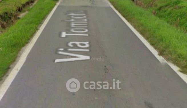 Capannone in commerciale in Via Tombotto