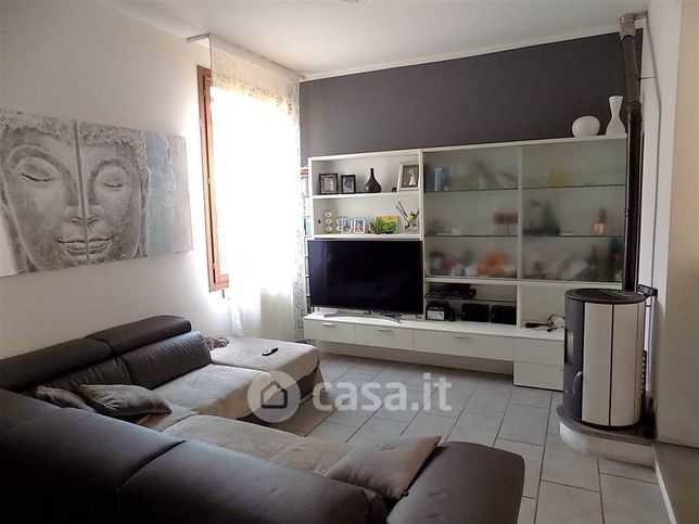 Casa indipendente in residenziale in