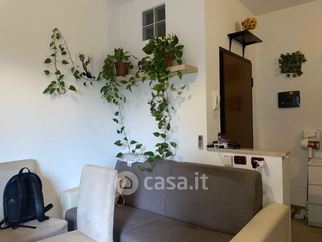 Appartamento in residenziale in Via Senigallia 11