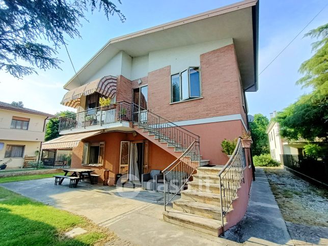 Casa indipendente in residenziale in Riviera Cengiaretto