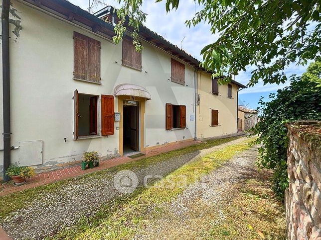 Villetta a schiera in residenziale in Strada Madonnina 40