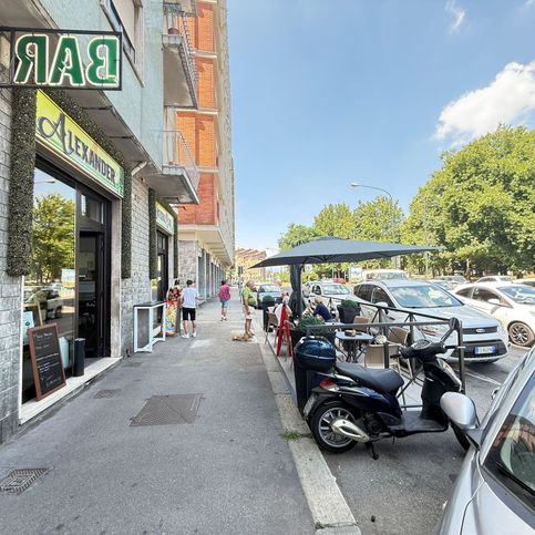 Negozio/locale commerciale in commerciale in Piazza Stampalia 3
