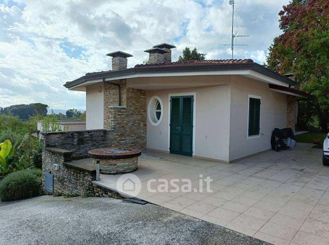 Appartamento in residenziale in Via Pregiuntino