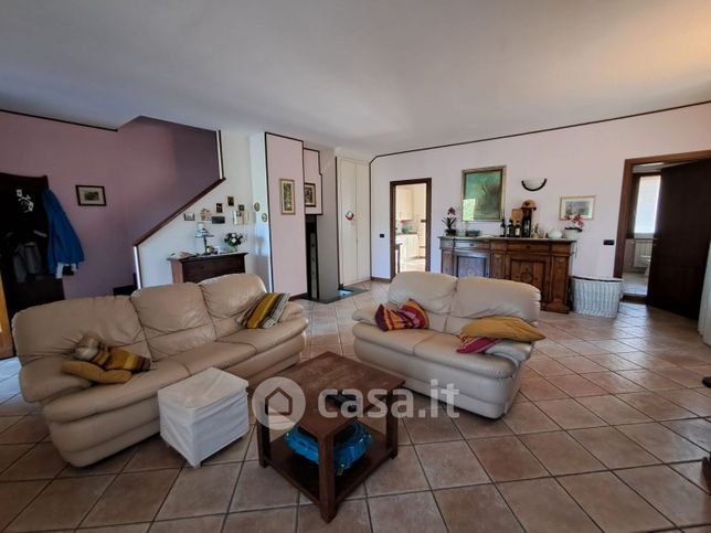 Villetta a schiera in residenziale in Via Cefalonia