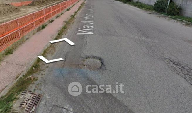 Box/posto auto in residenziale in Via Antonio De Curtis