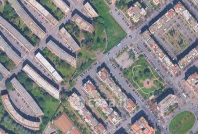 Ufficio in commerciale in Via del Pianeta Terra