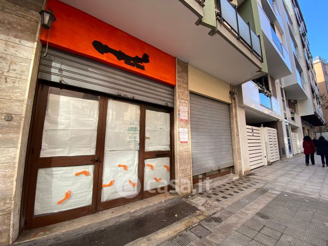Negozio/locale commerciale in commerciale in Via Giuseppe Re David 7 -11
