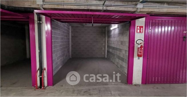 Garage/posto auto in residenziale in Via Carlo Imbonati 61 -57