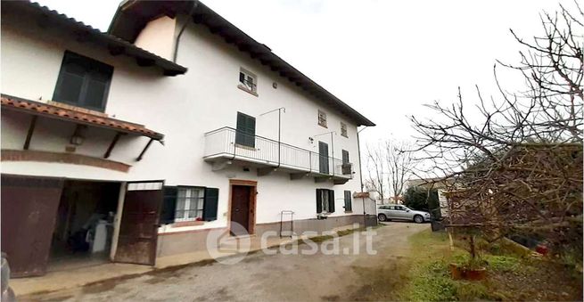 Casa indipendente in residenziale in Via Provinciale