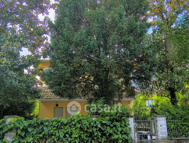 Casa indipendente in residenziale in Via Vittorio Alfieri