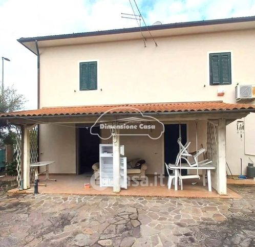 Villa in residenziale in Via della Pace 55015