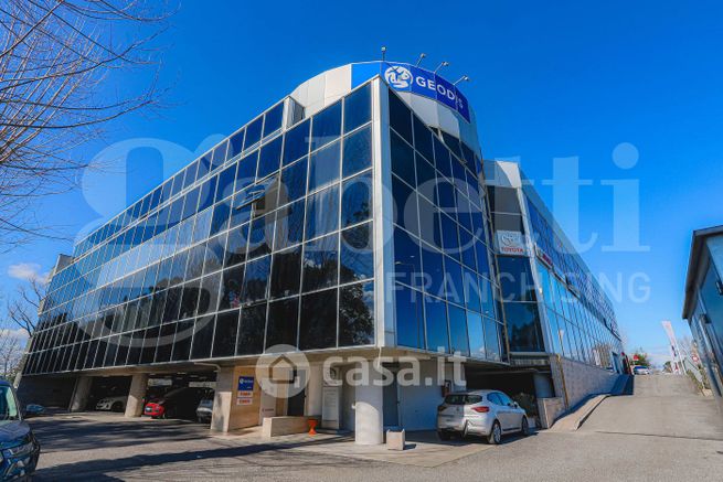 Ufficio in commerciale in Strada Statale 4 Via Salaria