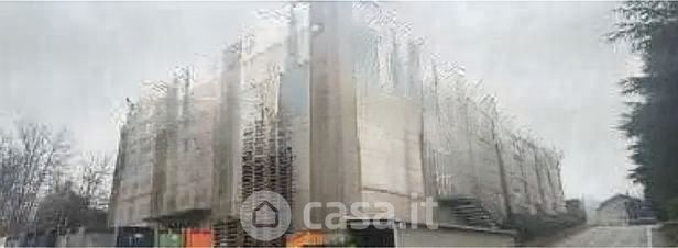 Capannone in commerciale in Via Alioli e Sassi 11