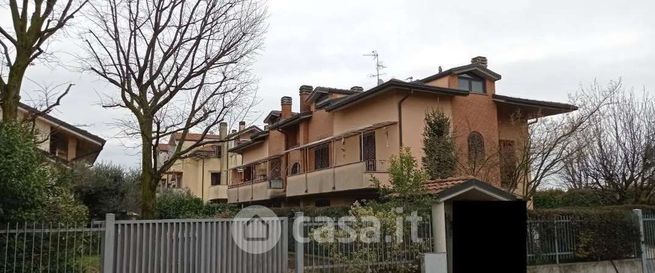 Appartamento in residenziale in Via San Pellico 10