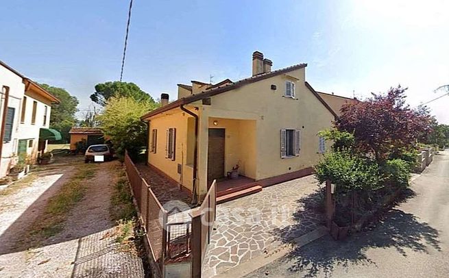 Villa in residenziale in Via Tevere 5