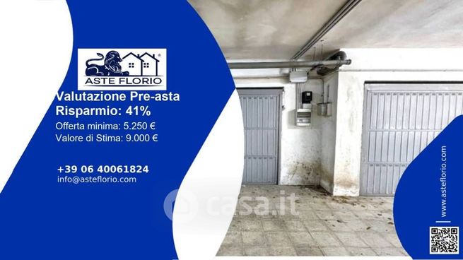 Box/posto auto in residenziale in Via Mare 2