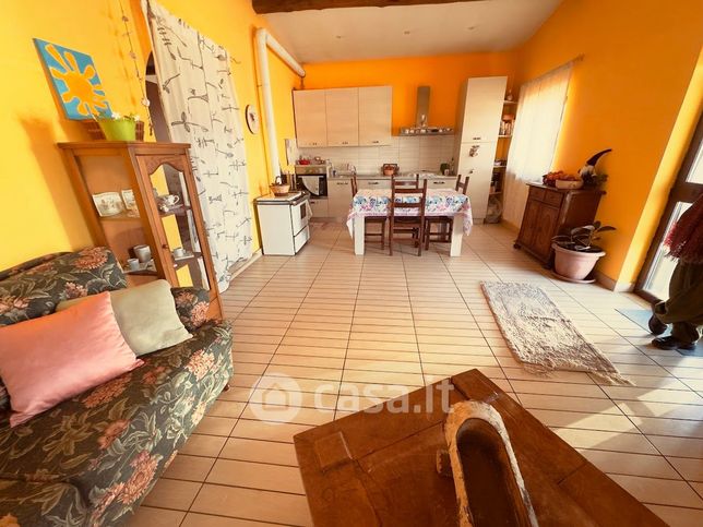 Casa indipendente in residenziale in Via della Mediana 128