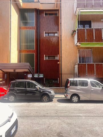 Box/posto auto in residenziale in Via Privata Giovanni Battista Carta 24