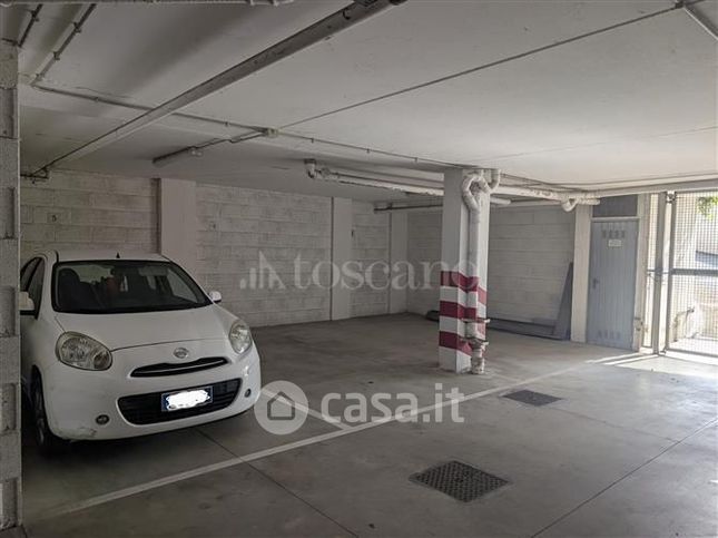 Box/posto auto in residenziale in Largo Guido Martina