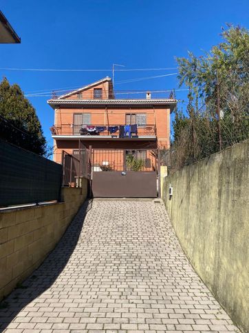 Appartamento in residenziale in Via dei Pini 36