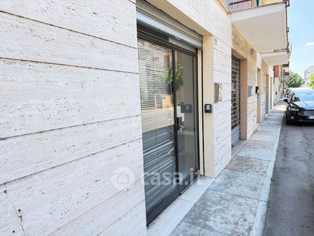 Negozio/locale commerciale in commerciale in Via Bruno Buozzi