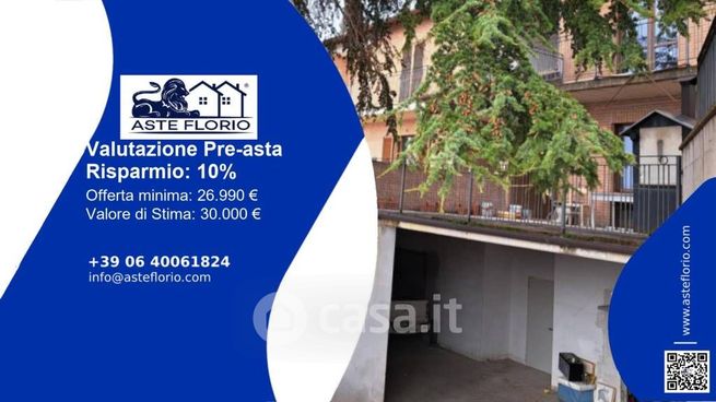 Box/posto auto in residenziale in Via delle Grotte
