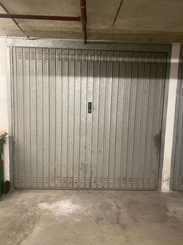 Box/posto auto in residenziale in Via Chierica
