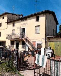 Casa bi/trifamiliare in residenziale in Via San Felice