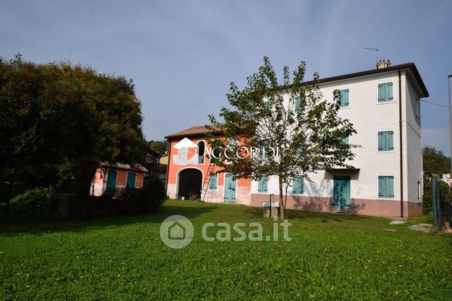 Rustico/casale in residenziale in Via Genio Zappatori