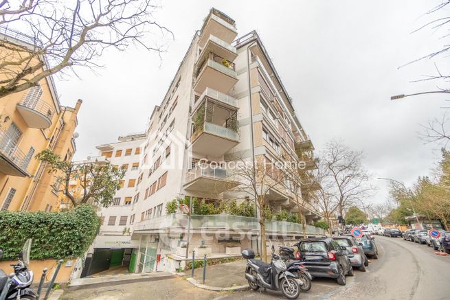 Box/posto auto in residenziale in Via Tommaso Salvini 53