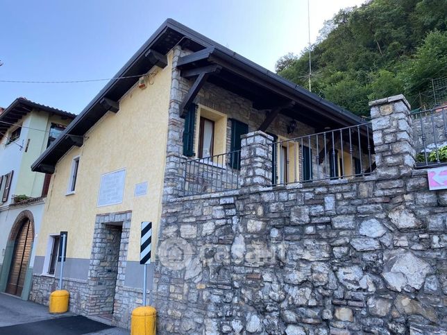 Casa bi/trifamiliare in residenziale in Via Vallegobbia