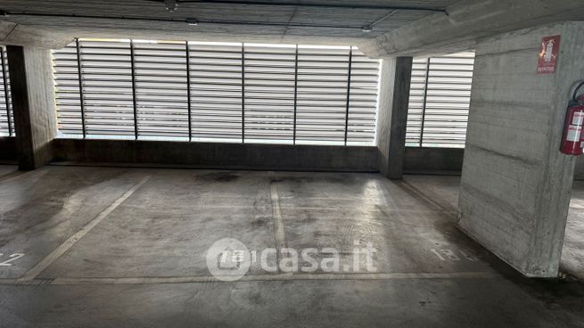 Box/posto auto in residenziale in Via dei Rizzani