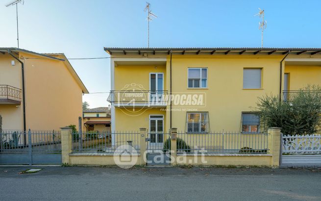 Casa bi/trifamiliare in residenziale in Via Pietro Marani 11