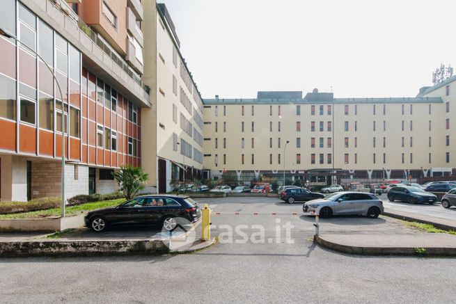 Ufficio in commerciale in Via Creta 60