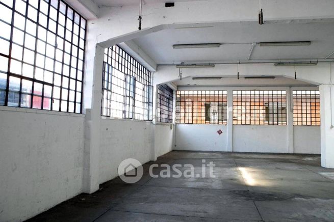 Capannone in commerciale in Via Andrea Sansovino 243 /65