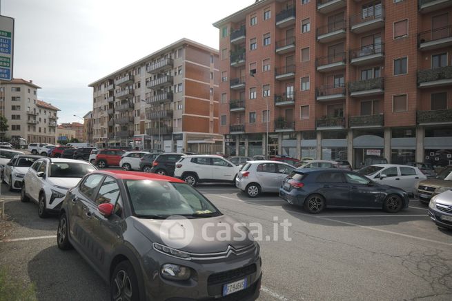 Box/posto auto in residenziale in Piazza Adua 9