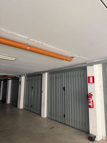 Box/posto auto in residenziale in Via Giosuè Carducci 10