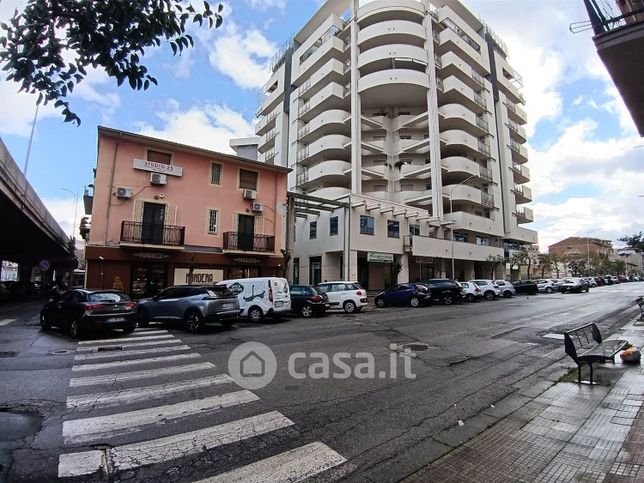 Ufficio in commerciale in 