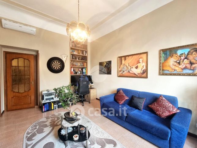 Appartamento in residenziale in Via Legnone 57