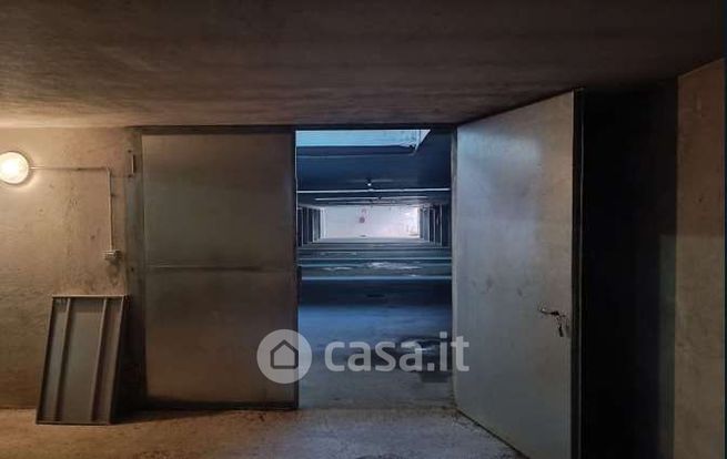 Box/posto auto in residenziale in Via Cremona