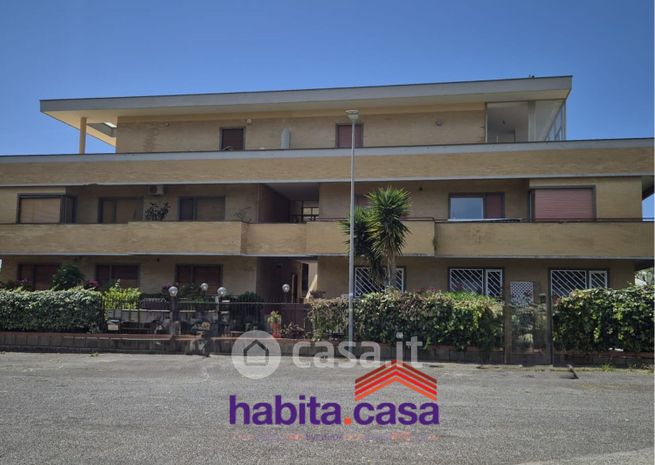 Appartamento in residenziale in Via Teatro Romano 7