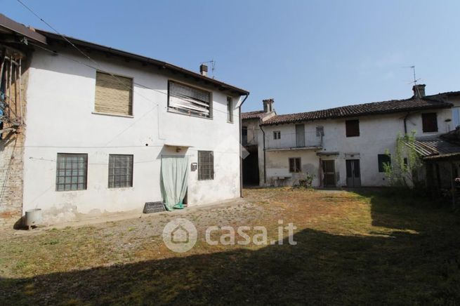 Casa indipendente in residenziale in Via Cairoli 38