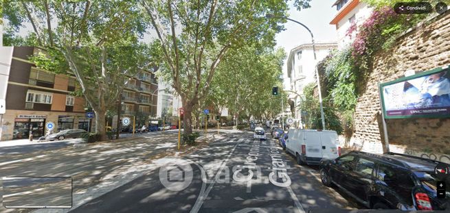 Attivitã /licenza (con o senza mura) in commerciale in Circonvallazione Gianicolense 70
