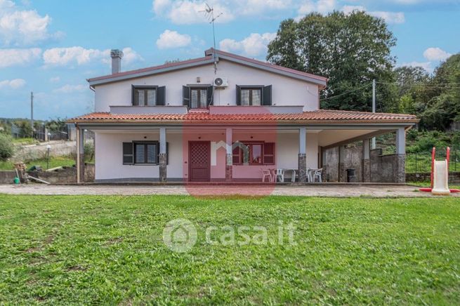 Villa in residenziale in Via della Favetta 40