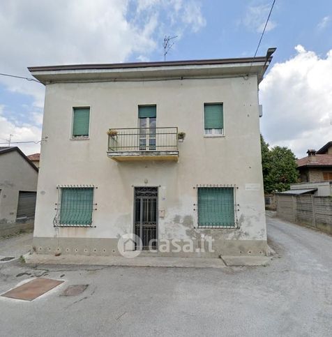 Casa bi/trifamiliare in residenziale in Via Monte Santo