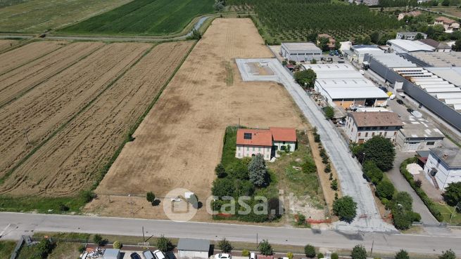 Terreno edificabile in residenziale in Via Bosco 26