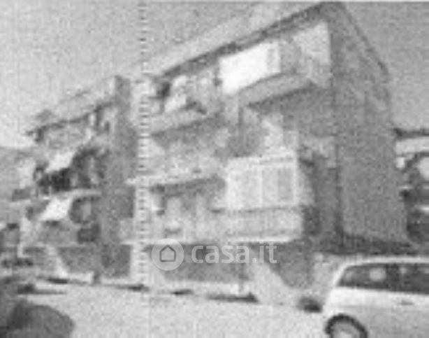 Box/posto auto in residenziale in Via Megara