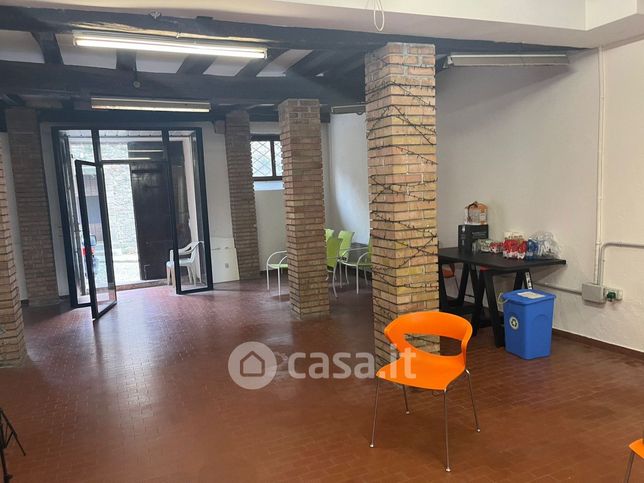 Ufficio in commerciale in 