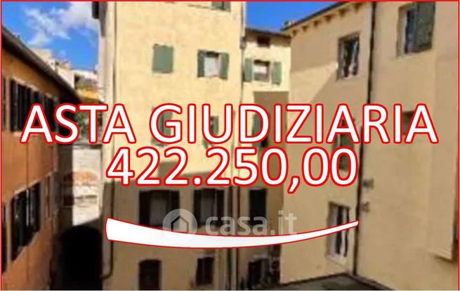 Appartamento in residenziale in Via Pellicciai 22