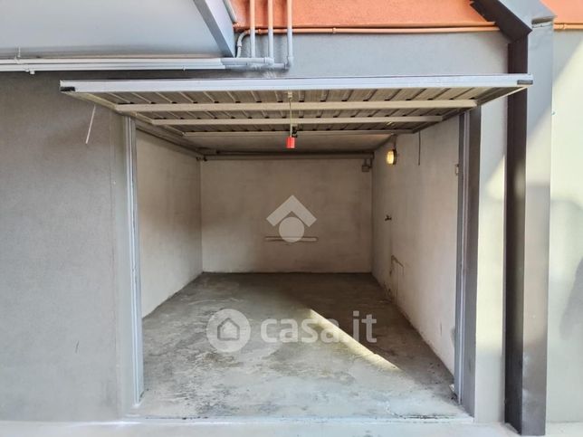 Garage/posto auto in residenziale in Via M. Ferrazzi